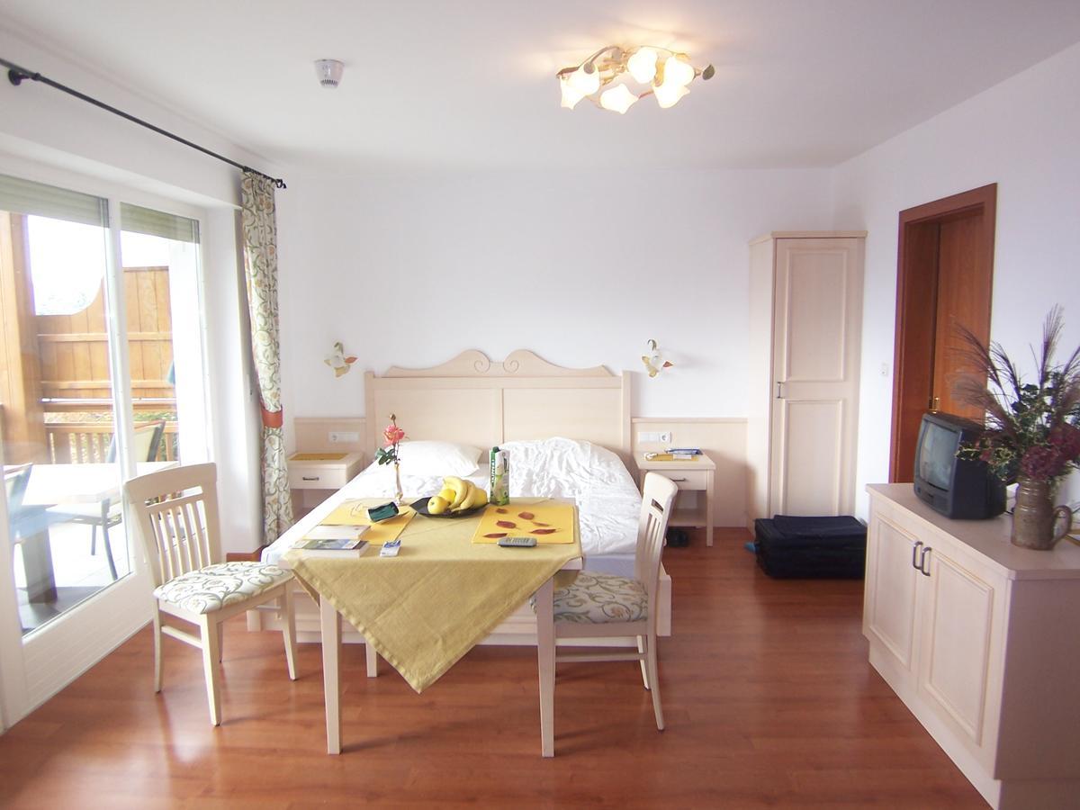 Appartement Tschivon Scena Exterior foto
